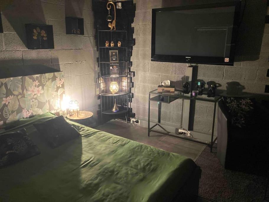 Vip Lounge Appartement Avec Jacuzzi Et Jardin Andenne Экстерьер фото
